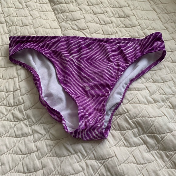 Bundle 3. $7 items for $15!!!! - Picture 3 of 5